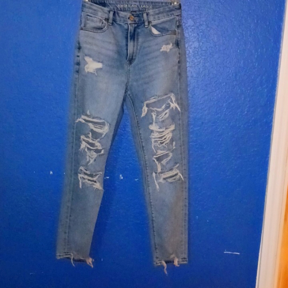Womens ripped stretch jeans